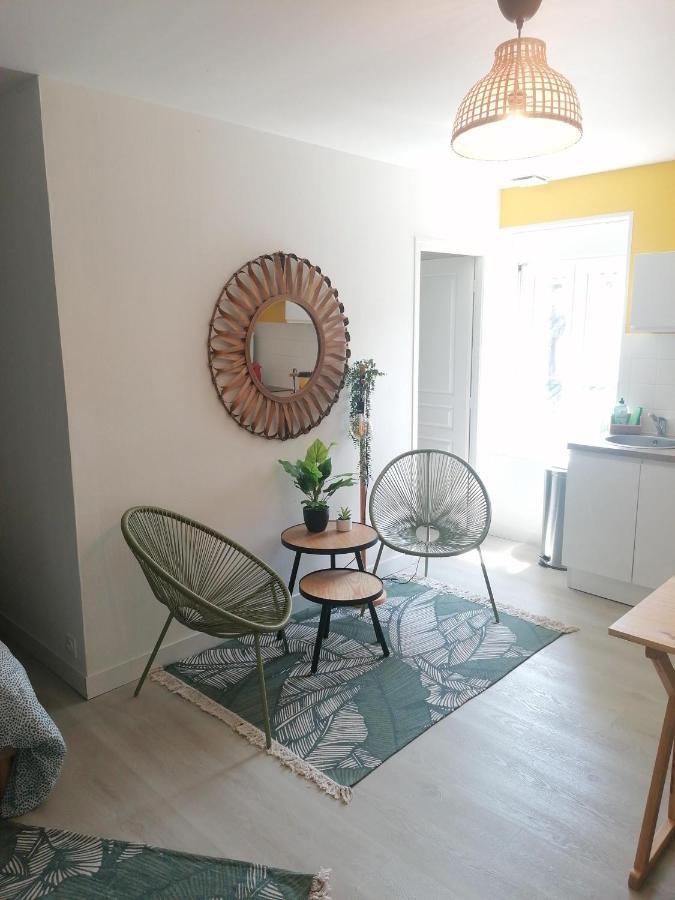 Ferienwohnung Le Studio Vert Climatise Situe 10 Min De Blaye Et De Sa Citadelle Eyrans-de Soudiac Exterior foto
