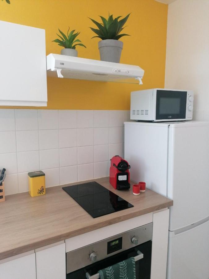 Ferienwohnung Le Studio Vert Climatise Situe 10 Min De Blaye Et De Sa Citadelle Eyrans-de Soudiac Exterior foto